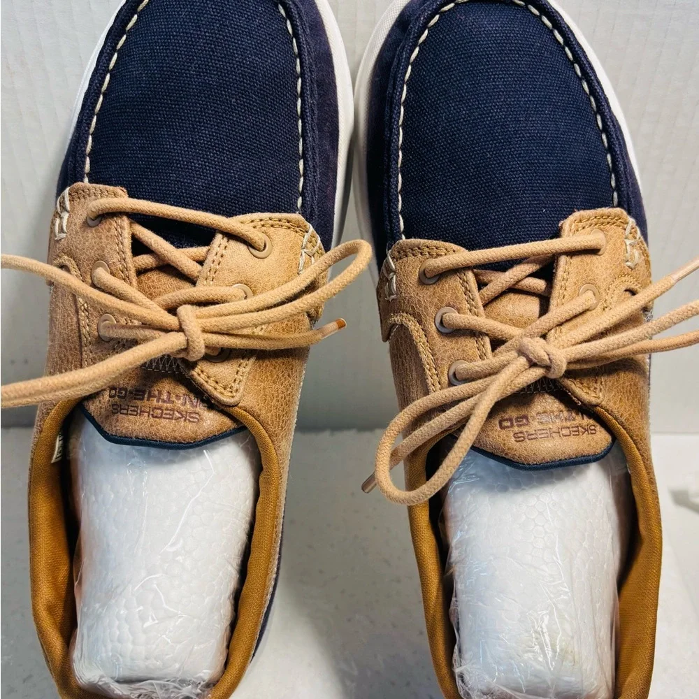 Skechers Men's Navy and Tan Boat Shoes Size 8.5